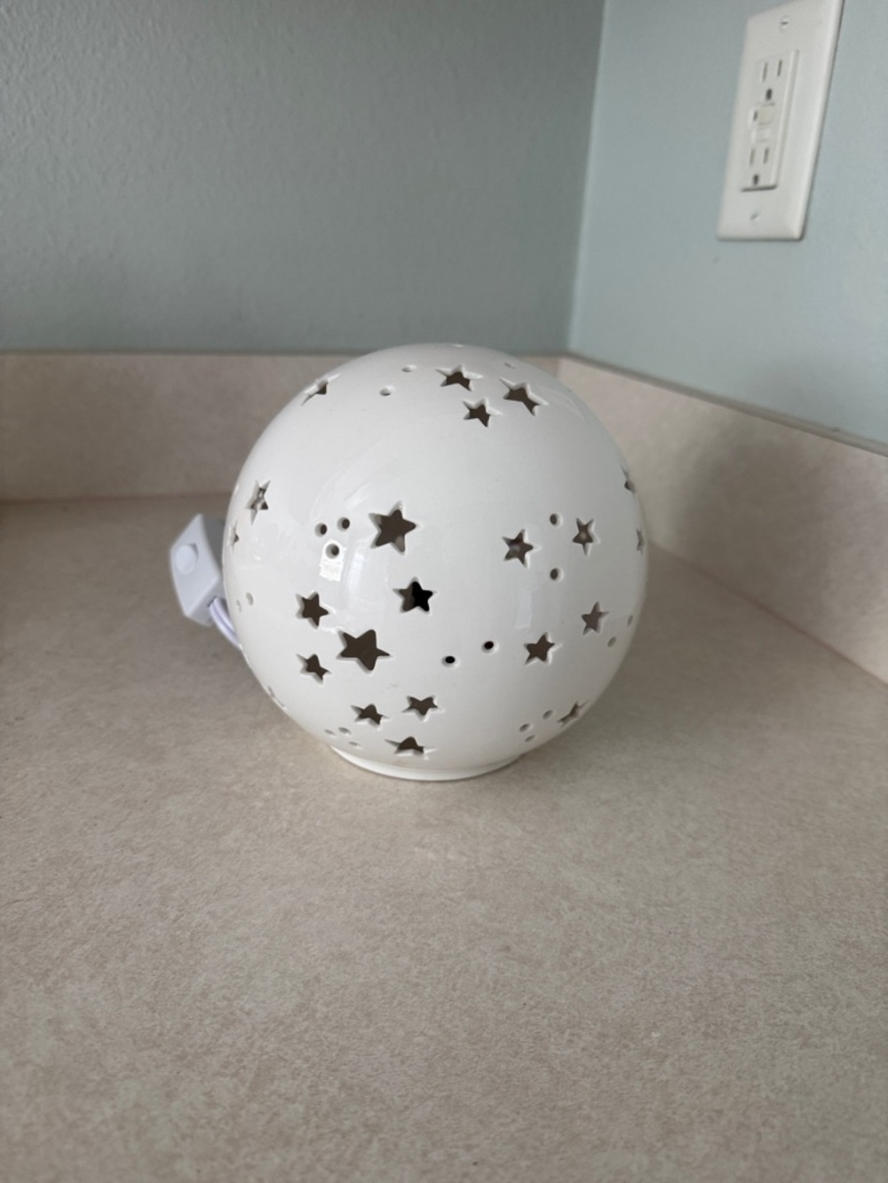 TARGET White Star Cutout Ceramic Sphere Luminary Lamp - Picture 2 of 8
